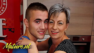 Sweltering Stepson Always Knows How more Beg His Undertaking Mom Happy!